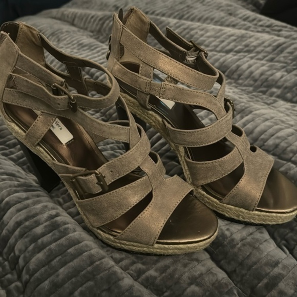 Vera Wang size 9